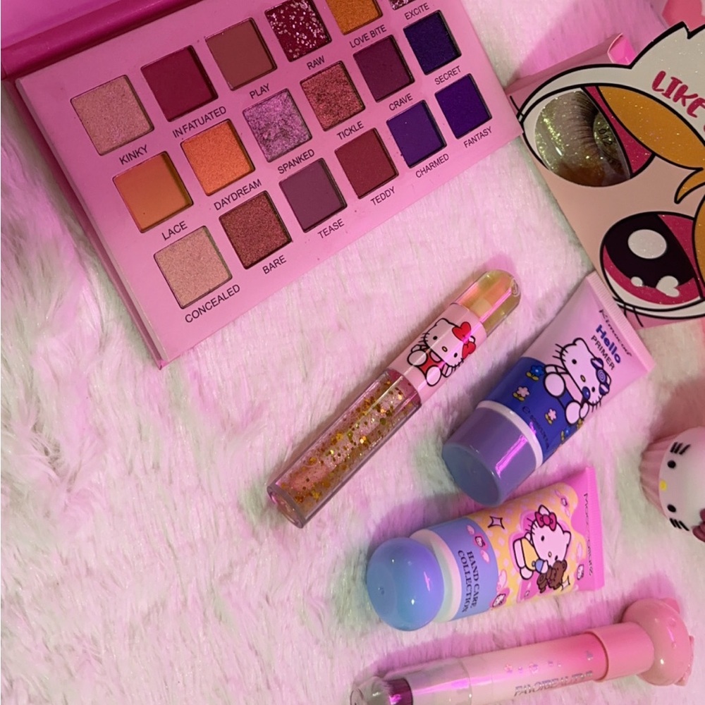 Cute Hello Kitty small makeup box - Picture 5 of 5